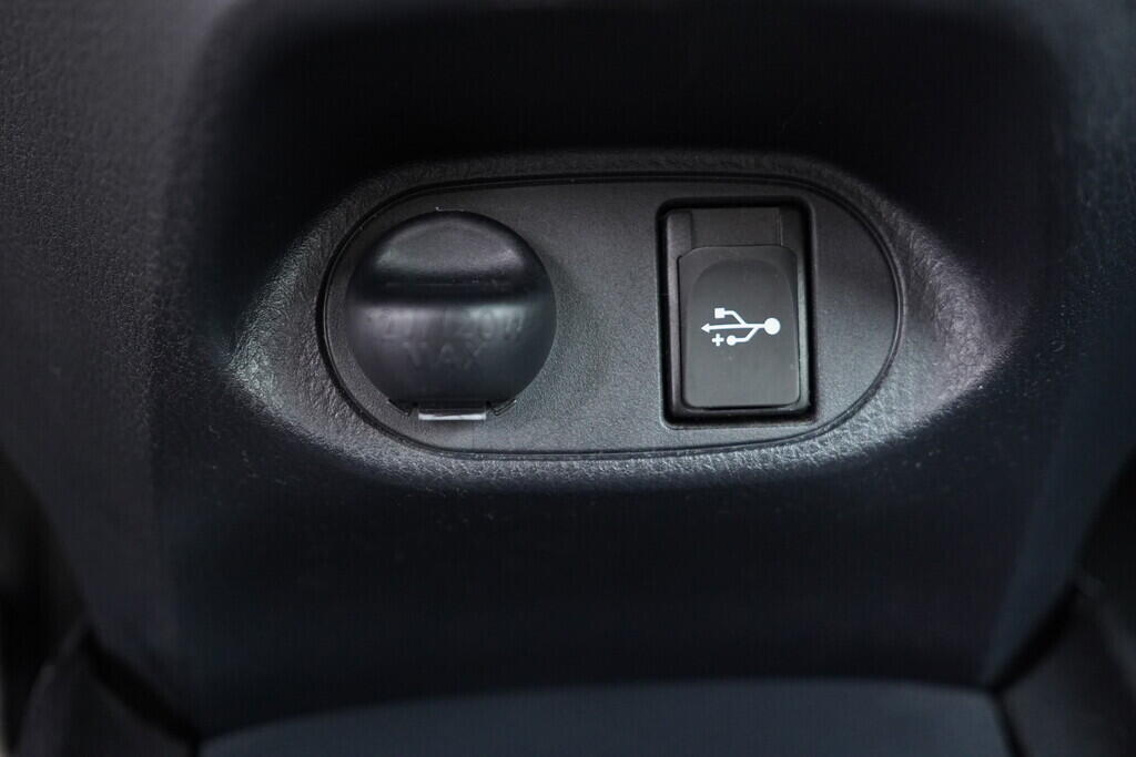 OV190V08821_29.webp_YARIS EDICE 20 1.5  82 kW manuál