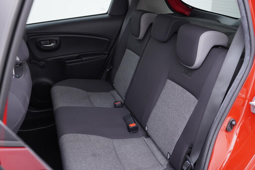 OV190V08821_36.webp_YARIS EDICE 20 1.5  82 kW manuál
