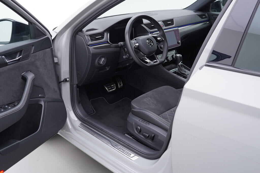 OV190V08829_18.webp_SUPERB SportLine 2.0 TDI 147 kW automat, DPH