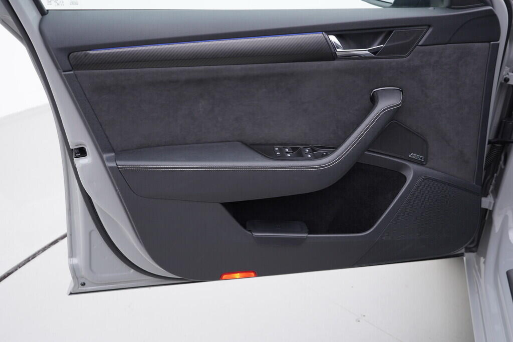 OV190V08829_19.webp_SUPERB SportLine 2.0 TDI 147 kW automat, DPH