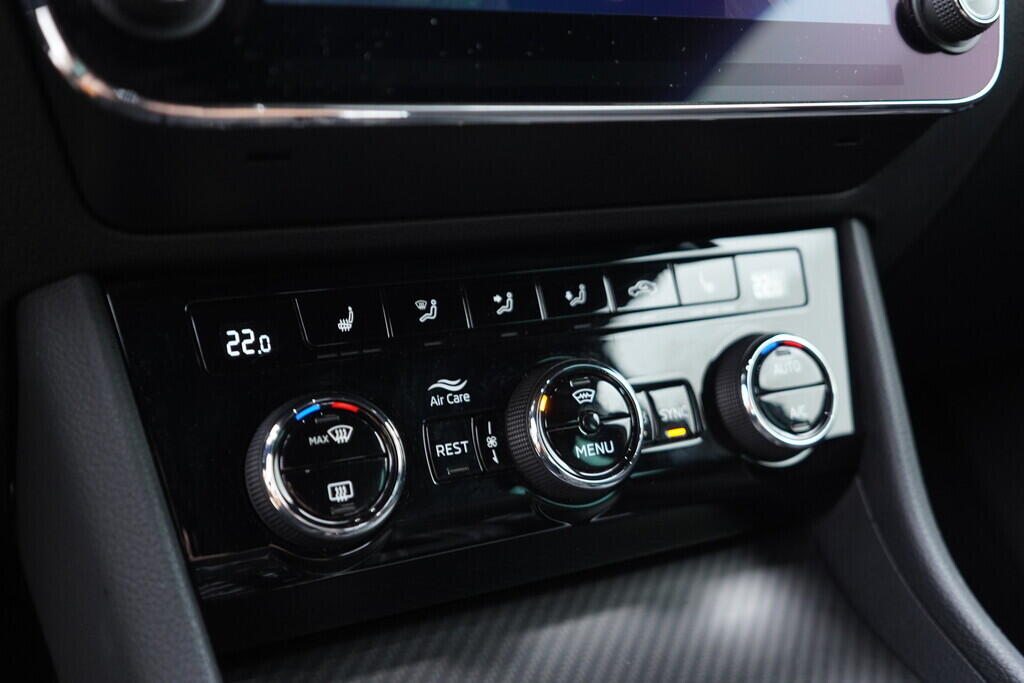 OV190V08829_35.webp_SUPERB SportLine 2.0 TDI 147 kW automat, DPH