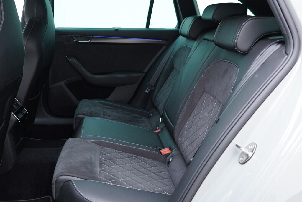 OV190V08829_39.webp_SUPERB SportLine 2.0 TDI 147 kW automat, DPH