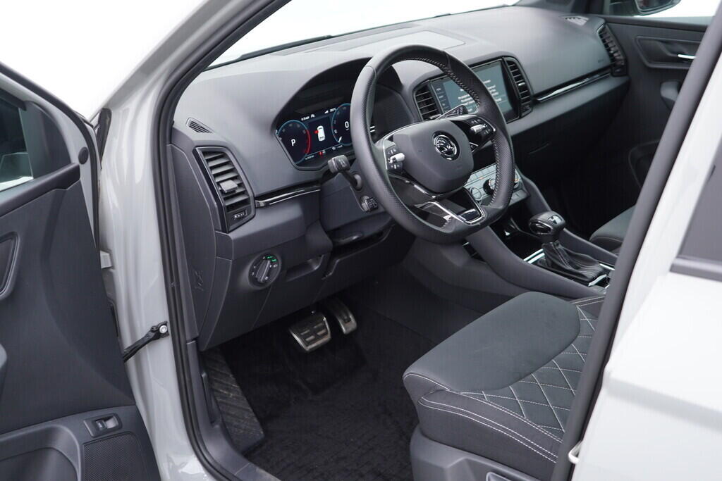 OV190V08831_18.webp_KAROQ SportLine 2.0 TSI 110 kW automat