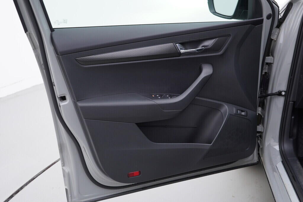 OV190V08831_19.webp_KAROQ SportLine 2.0 TSI 110 kW automat