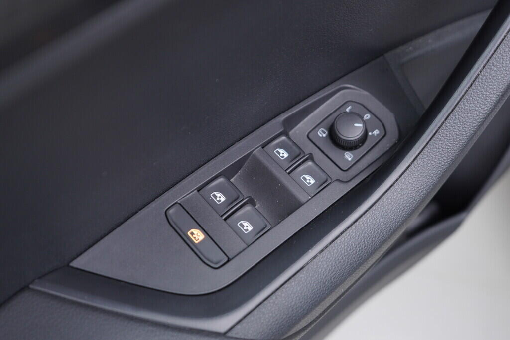 OV190V08831_20.webp_KAROQ SportLine 2.0 TSI 110 kW automat