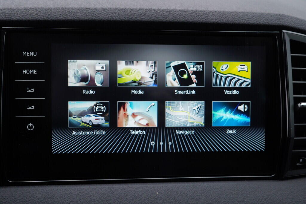 OV190V08831_27.webp_KAROQ SportLine 2.0 TSI 110 kW automat