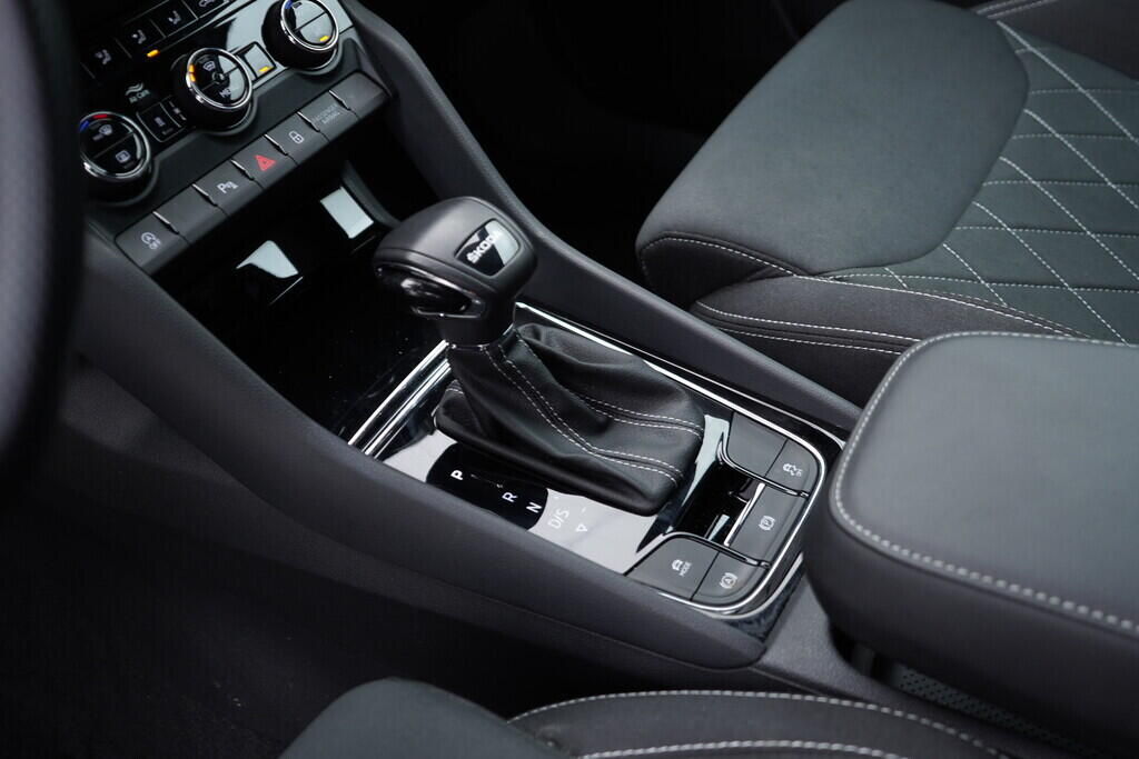 OV190V08831_28.webp_KAROQ SportLine 2.0 TSI 110 kW automat
