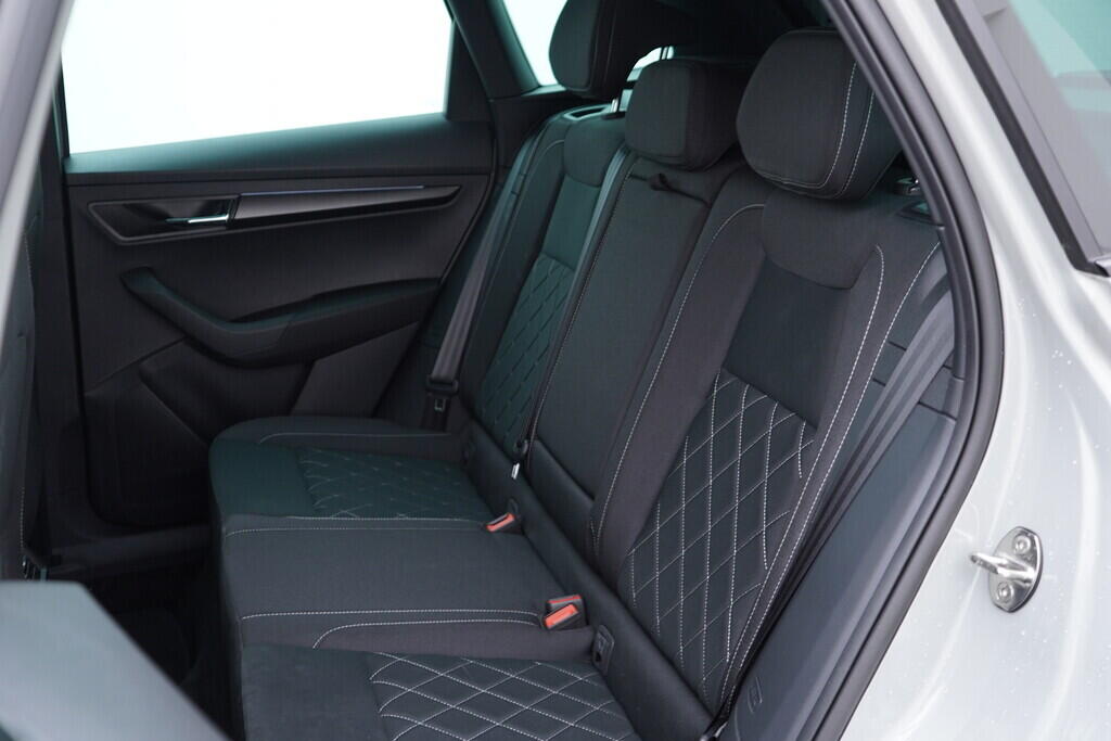 OV190V08831_32.webp_KAROQ SportLine 2.0 TSI 110 kW automat
