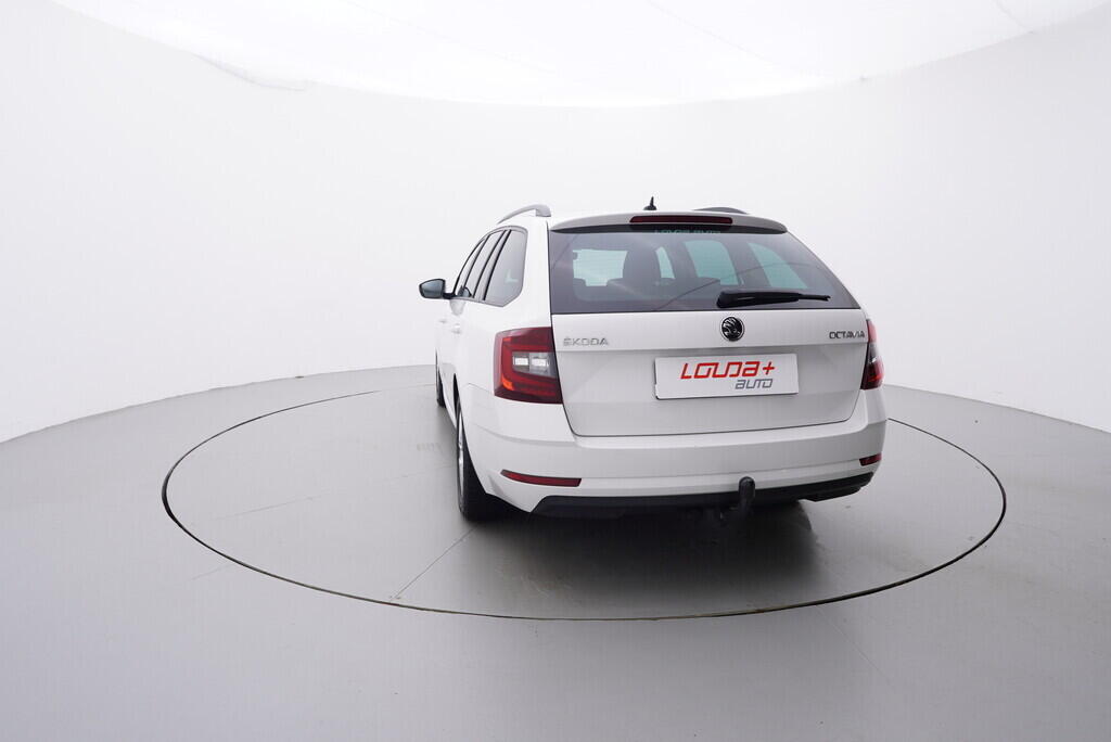 OV190V08838_13.webp_OCTAVIA Ambition Plus 1.5 TSI 110 kW manuál