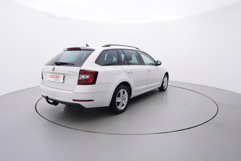 OV190V08838_14.webp_OCTAVIA Ambition Plus 1.5 TSI 110 kW manuál
