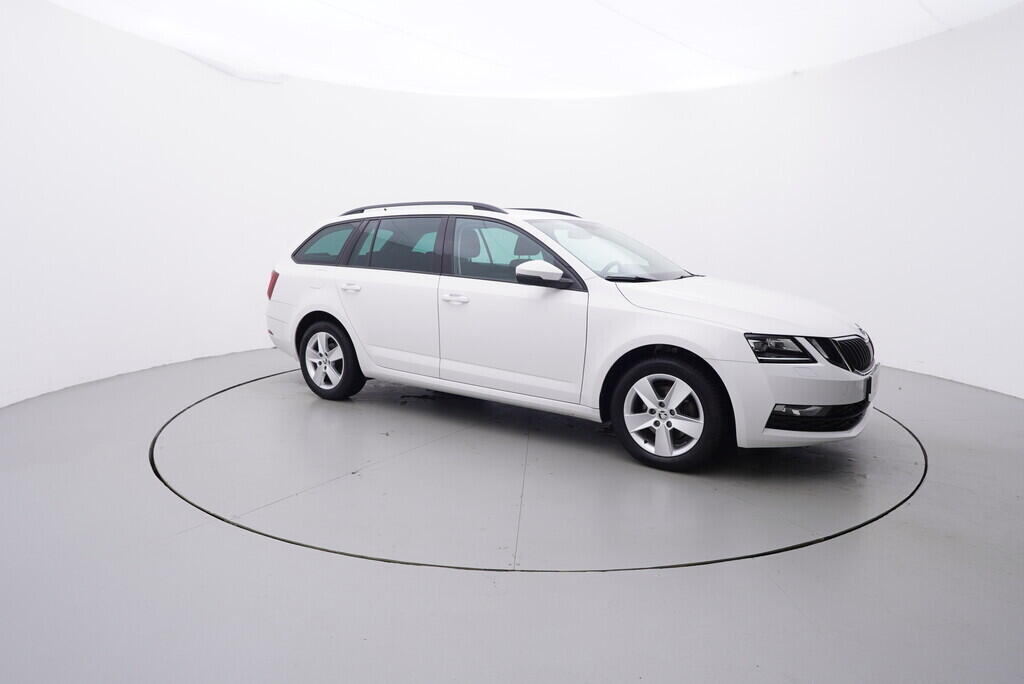 OV190V08838_16.webp_OCTAVIA Ambition Plus 1.5 TSI 110 kW manuál