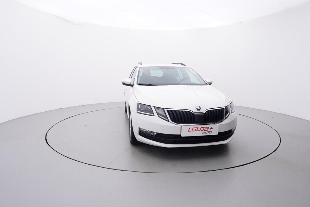OV190V08838_17.webp_OCTAVIA Ambition Plus 1.5 TSI 110 kW manuál