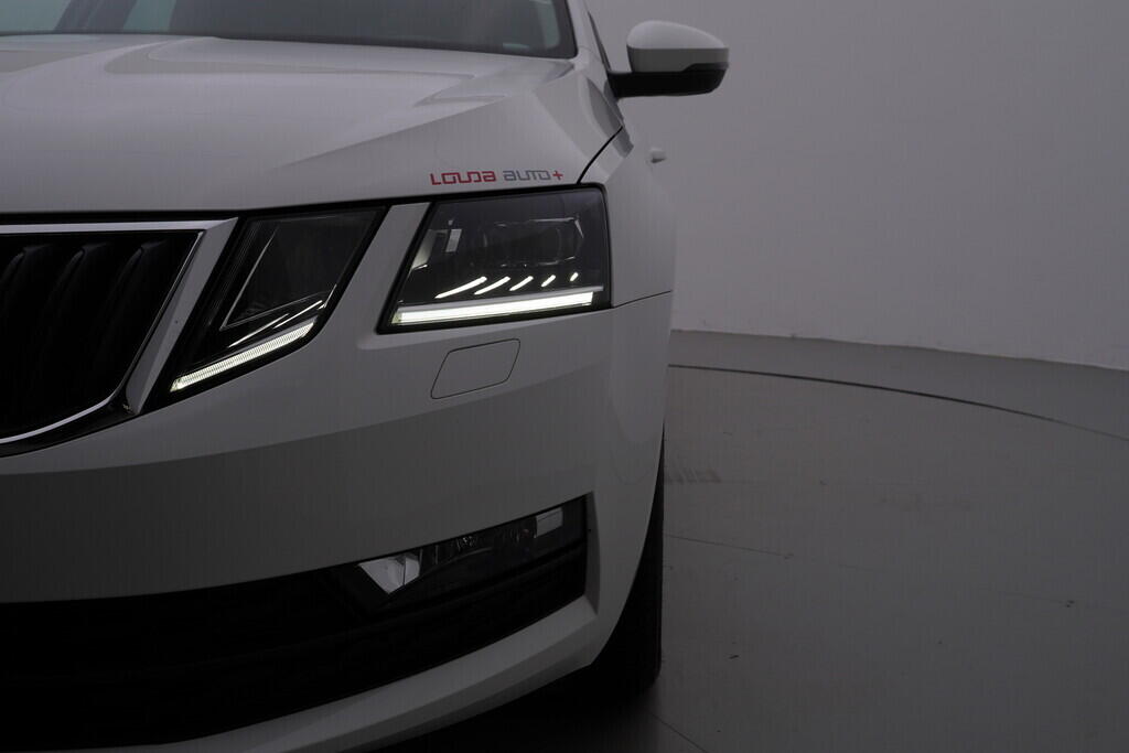 OV190V08838_43.webp_OCTAVIA Ambition Plus 1.5 TSI 110 kW manuál