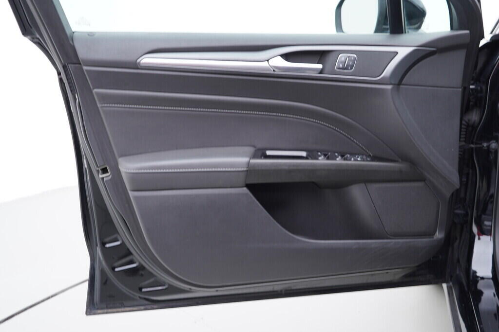 OV190V08840_19.webp_MONDEO Titanium   110 kW manuál