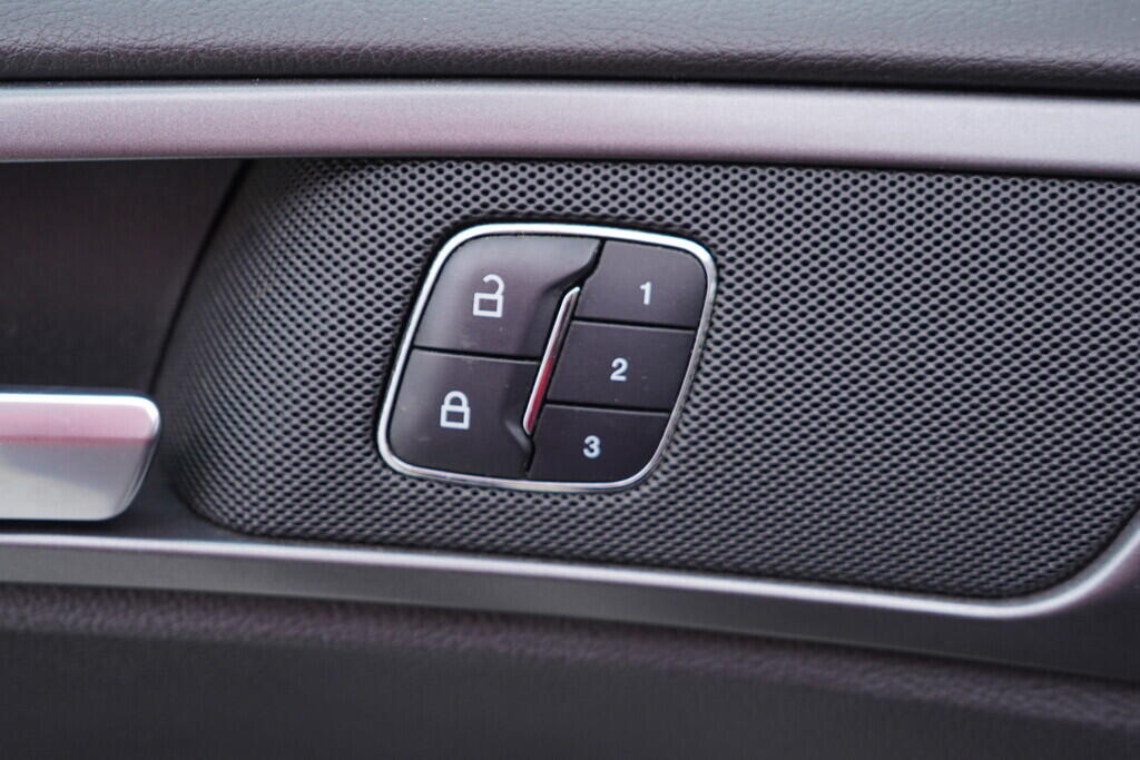 OV190V08840_21.webp_MONDEO Titanium   110 kW manuál