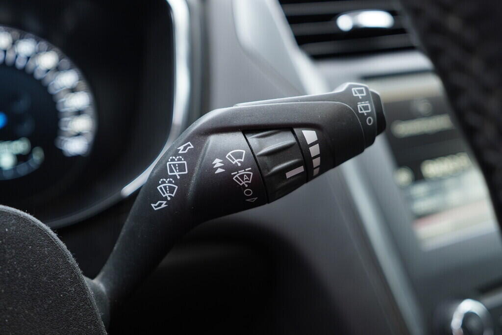 OV190V08840_26.webp_MONDEO Titanium   110 kW manuál