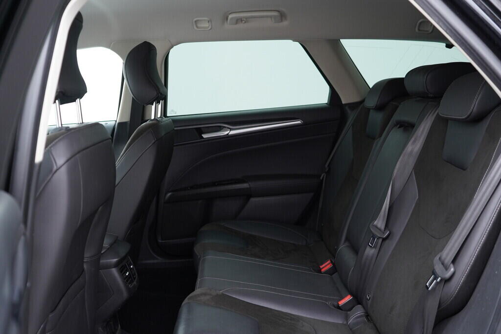 OV190V08840_38.webp_MONDEO Titanium   110 kW manuál