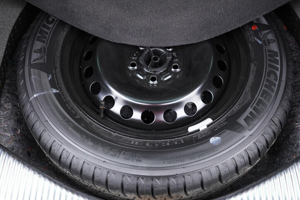 OV190V08840_41.webp_MONDEO Titanium   110 kW manuál