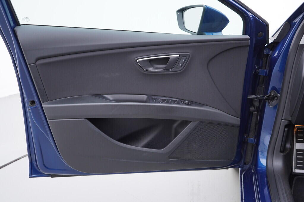 OV190V08854_19.webp_LEON Style 1.4 TSI 92 kW manuál