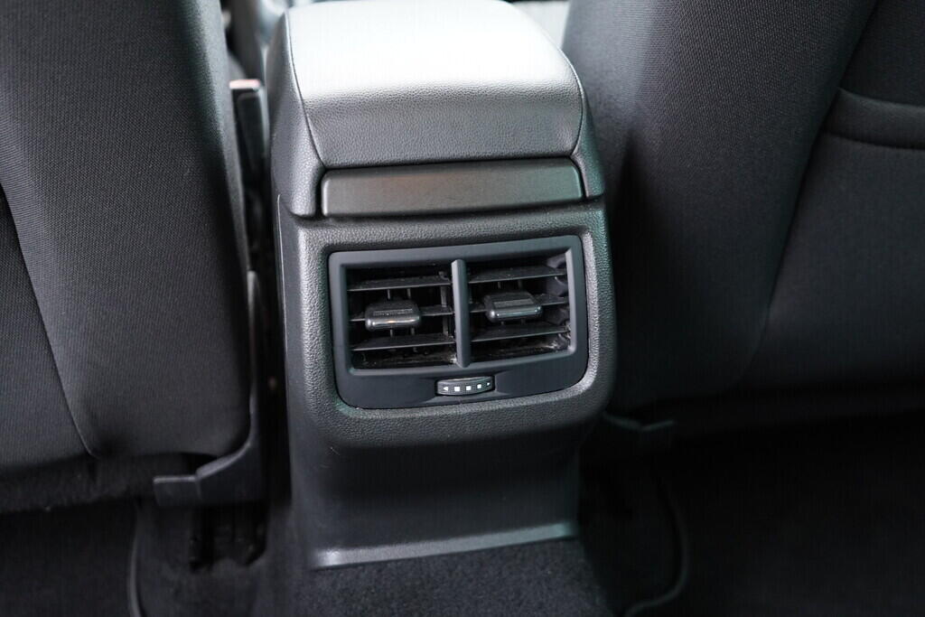 OV190V08854_33.webp_LEON Style 1.4 TSI 92 kW manuál