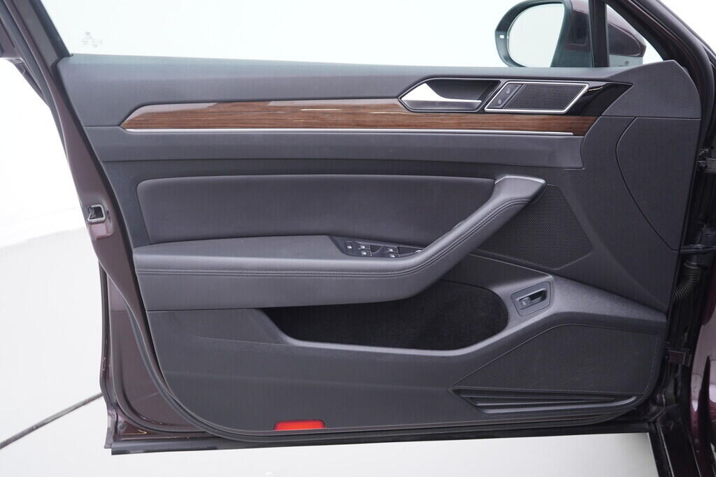 OV190V08855_19.webp_PASSAT VARIANT Highline 2.0 TDI 140 kW automat