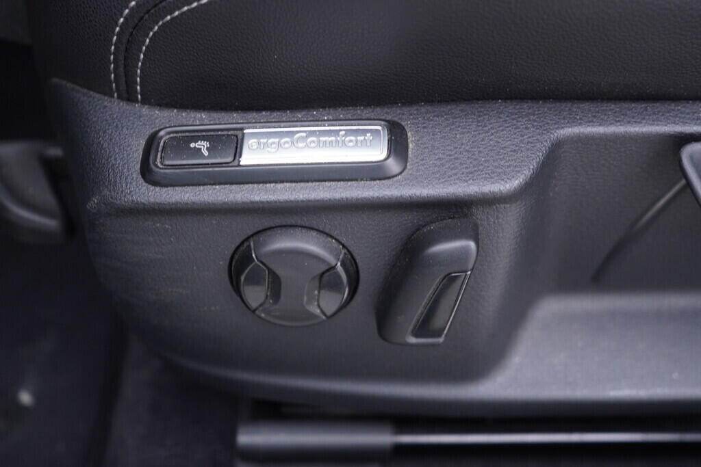 OV190V08855_22.webp_PASSAT VARIANT Highline 2.0 TDI 140 kW automat