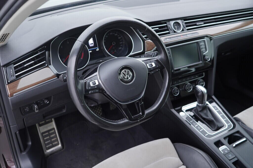 OV190V08855_23.webp_PASSAT VARIANT Highline 2.0 TDI 140 kW automat