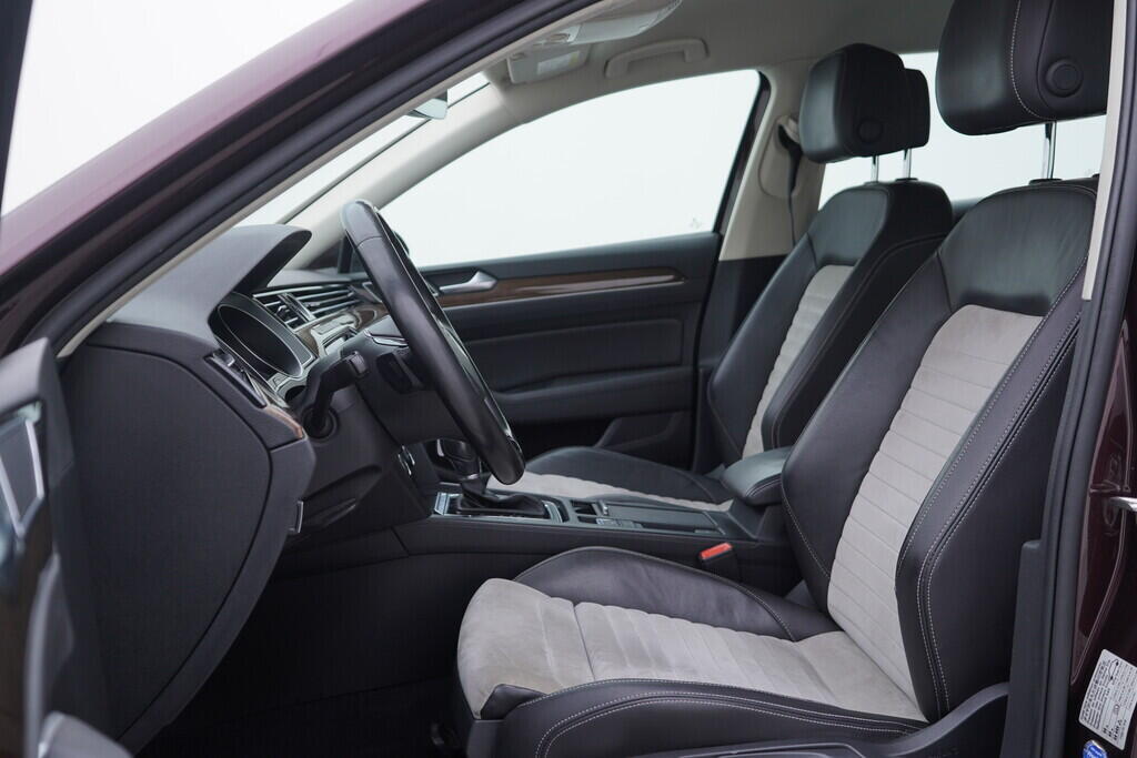 OV190V08855_24.webp_PASSAT VARIANT Highline 2.0 TDI 140 kW automat