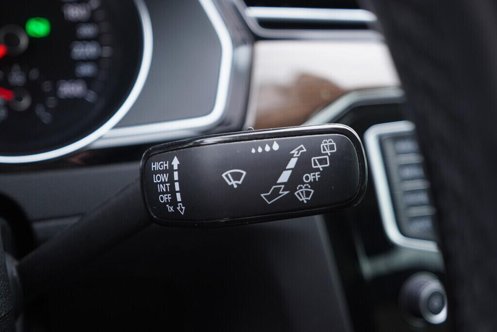 OV190V08855_26.webp_PASSAT VARIANT Highline 2.0 TDI 140 kW automat