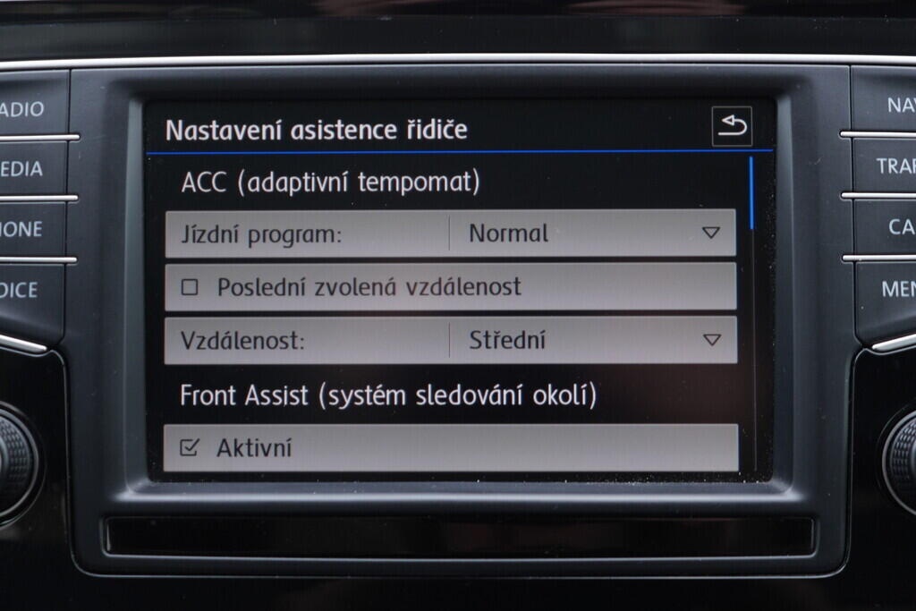 OV190V08855_30.webp_PASSAT VARIANT Highline 2.0 TDI 140 kW automat
