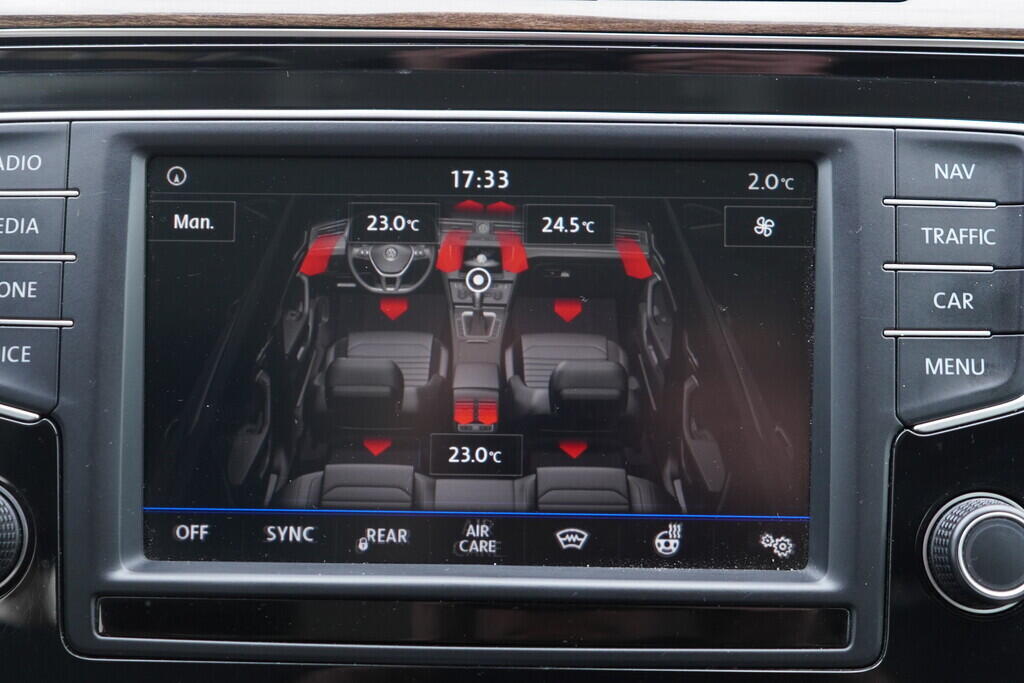 OV190V08855_32.webp_PASSAT VARIANT Highline 2.0 TDI 140 kW automat