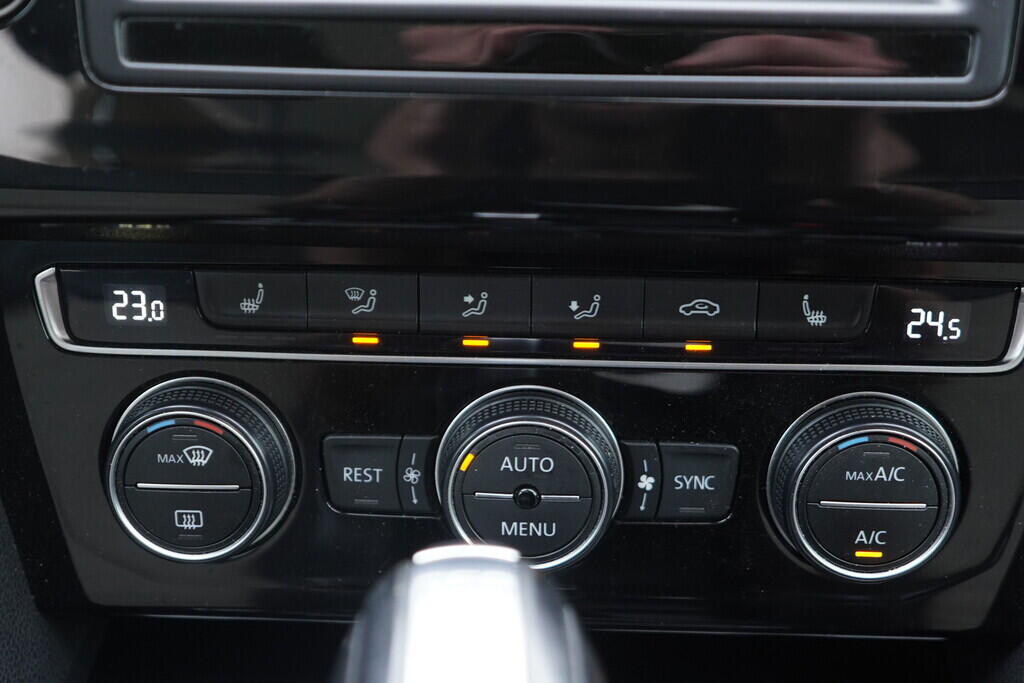 OV190V08855_34.webp_PASSAT VARIANT Highline 2.0 TDI 140 kW automat