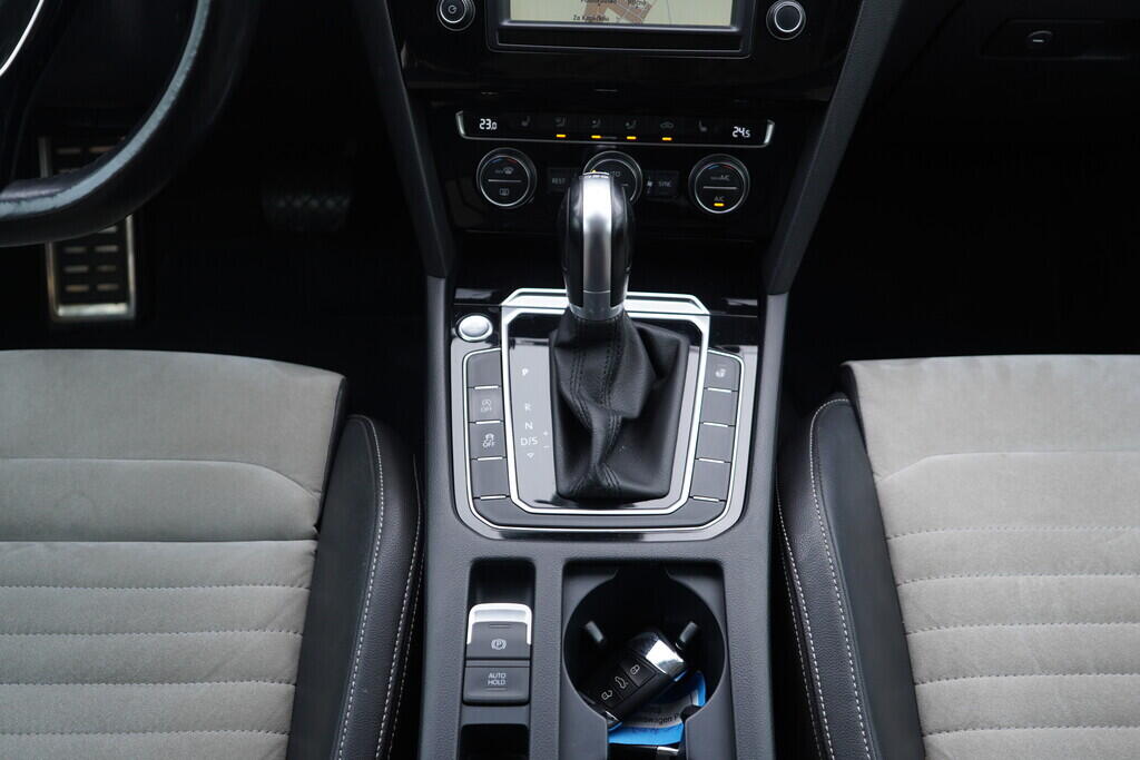 OV190V08855_35.webp_PASSAT VARIANT Highline 2.0 TDI 140 kW automat