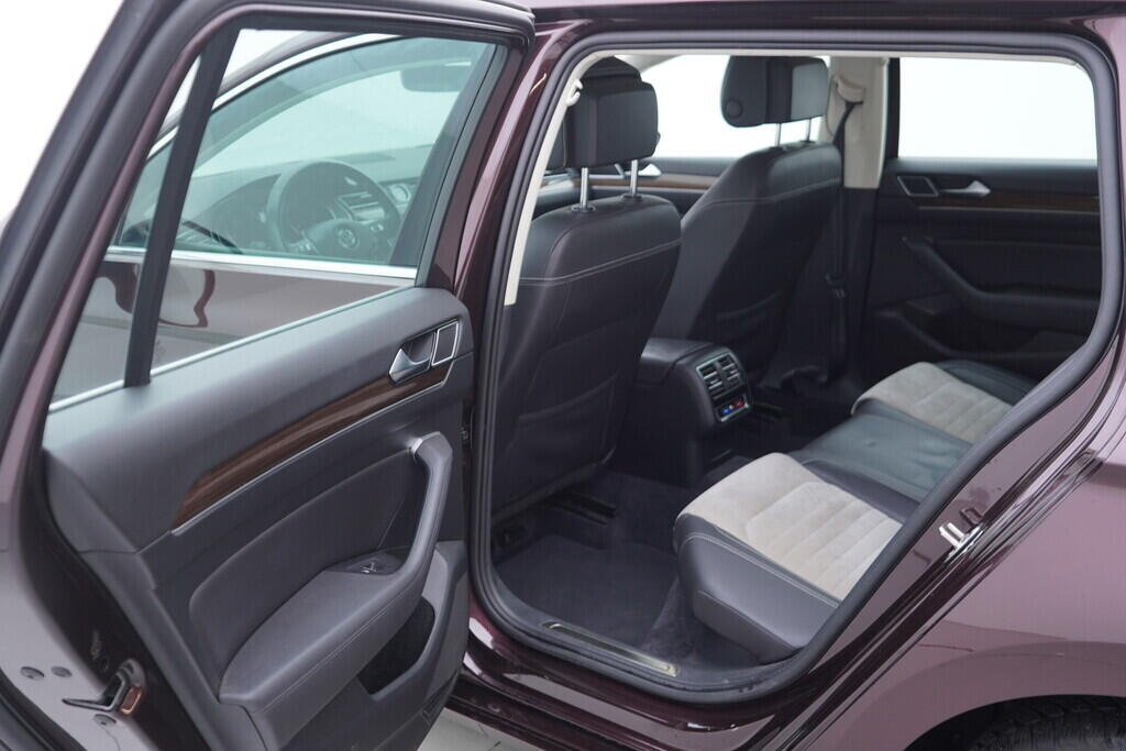 OV190V08855_36.webp_PASSAT VARIANT Highline 2.0 TDI 140 kW automat
