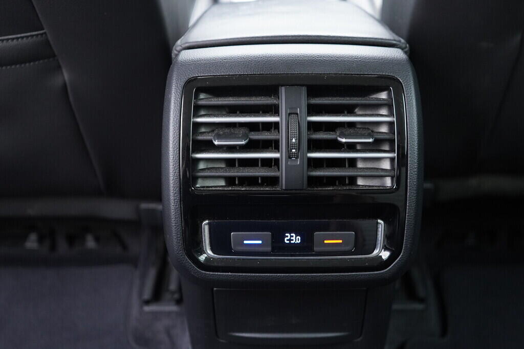 OV190V08855_37.webp_PASSAT VARIANT Highline 2.0 TDI 140 kW automat