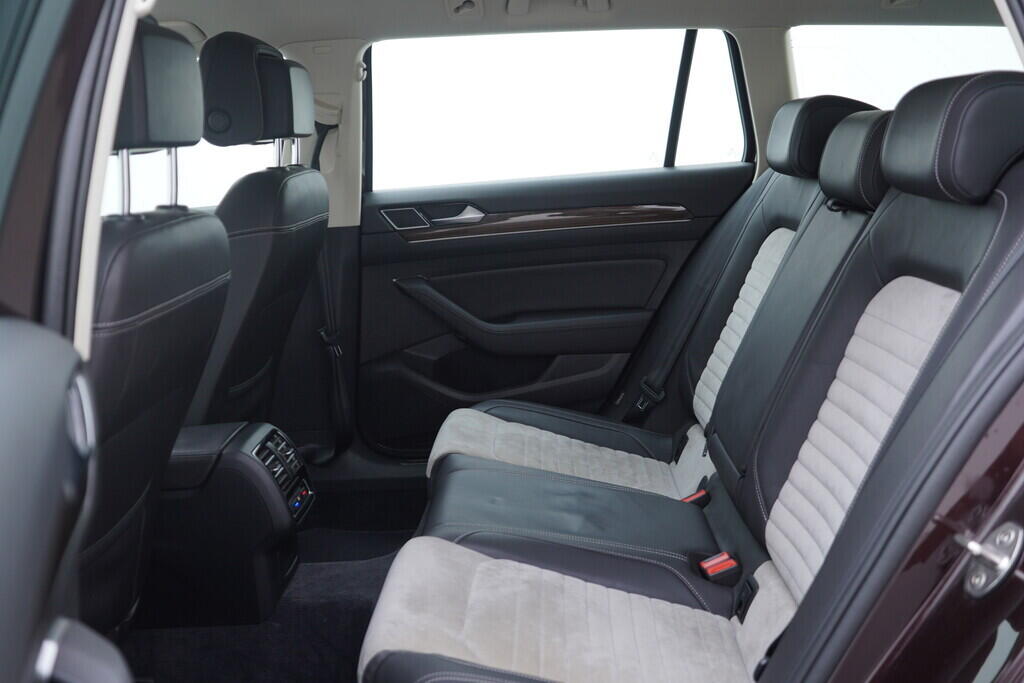 OV190V08855_38.webp_PASSAT VARIANT Highline 2.0 TDI 140 kW automat