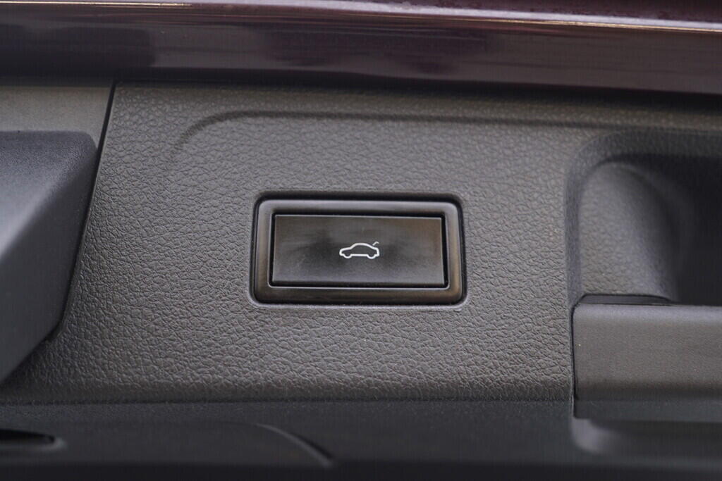 OV190V08855_39.webp_PASSAT VARIANT Highline 2.0 TDI 140 kW automat