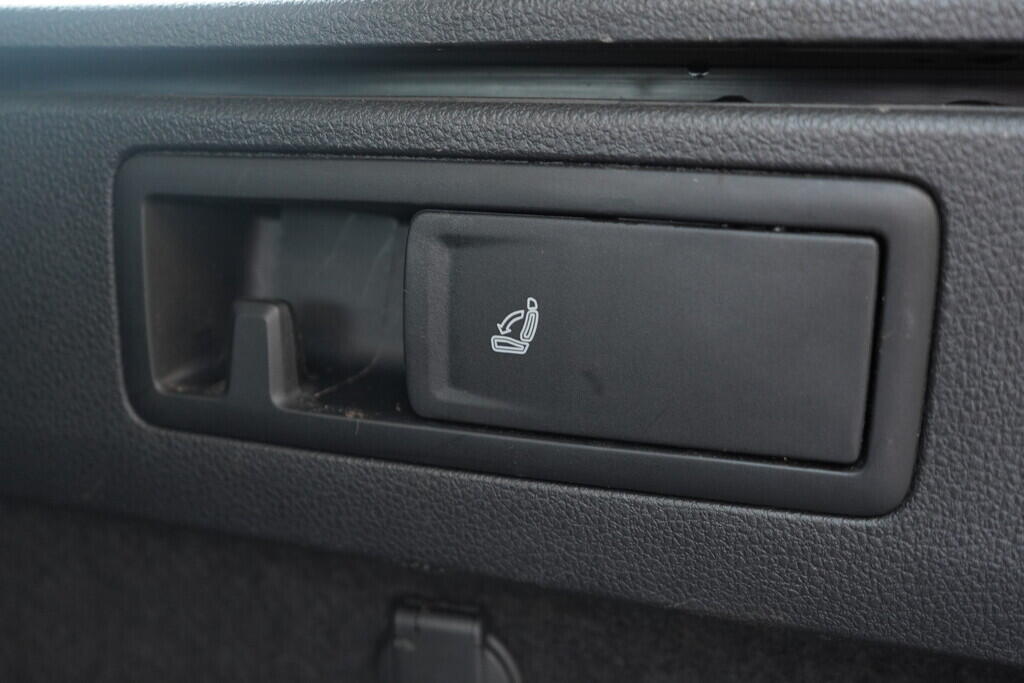 OV190V08855_41.webp_PASSAT VARIANT Highline 2.0 TDI 140 kW automat