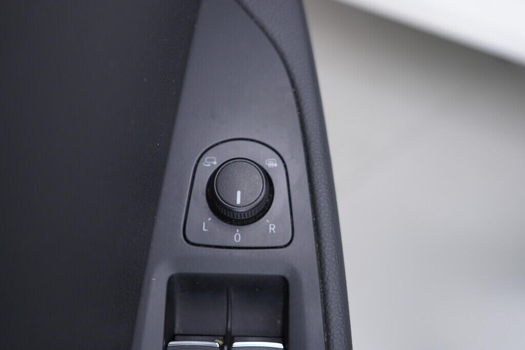 OV190V08856_21.webp_LEON FR 1.4 TSI 110 kW manuál