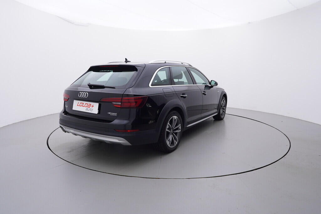 OV190V08860_14.webp_A4 ALLROAD QUATTRO  2.0  140 kW automat