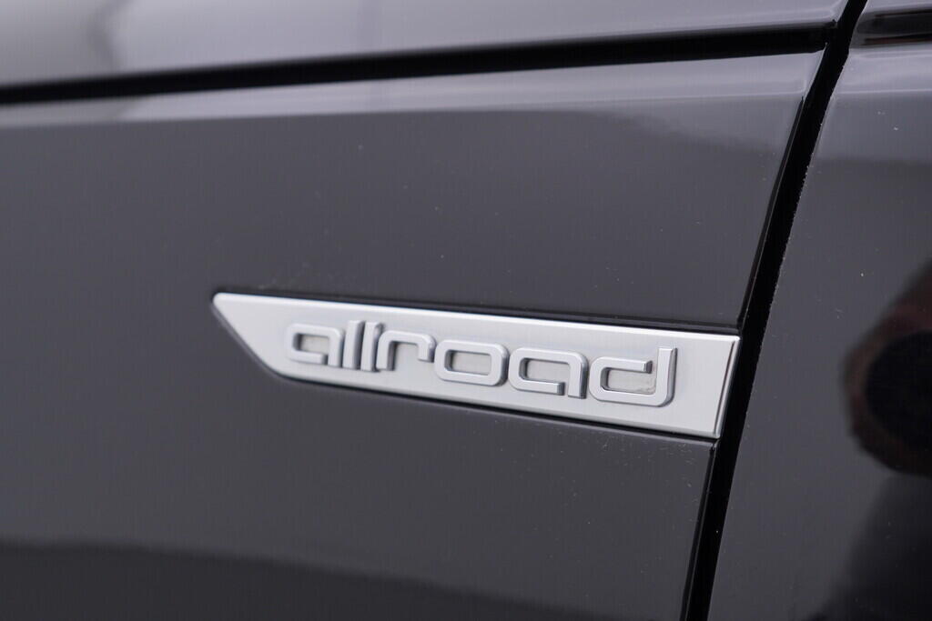 OV190V08860_44.webp_A4 ALLROAD QUATTRO  2.0  140 kW automat