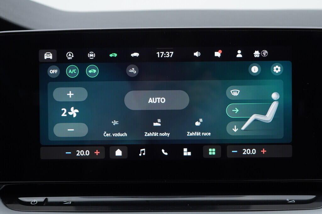 OV190V08864_29.webp_OCTAVIA Selection 1.5 TSI 110 kW manuál, DPH