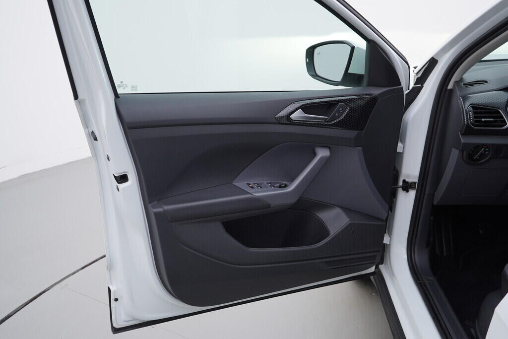 OV190V08870_19.webp_T-CROSS STYLE 1.0 TSI 85 kW manuál