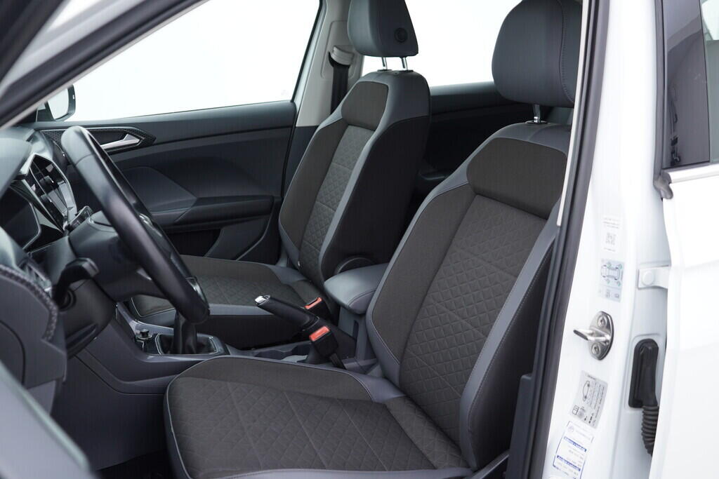 OV190V08870_22.webp_T-CROSS STYLE 1.0 TSI 85 kW manuál