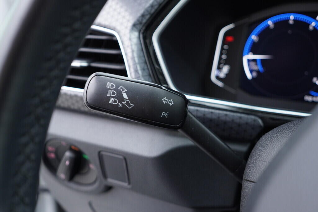 OV190V08870_23.webp_T-CROSS STYLE 1.0 TSI 85 kW manuál