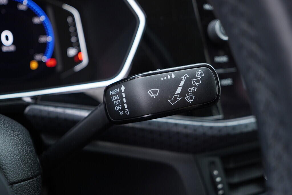 OV190V08870_24.webp_T-CROSS STYLE 1.0 TSI 85 kW manuál