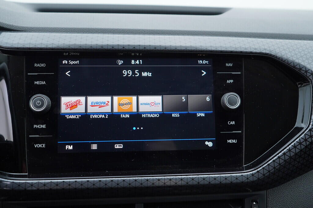 OV190V08870_27.webp_T-CROSS STYLE 1.0 TSI 85 kW manuál