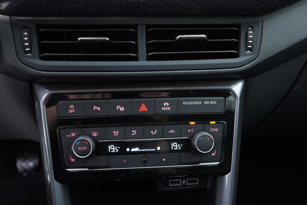 OV190V08870_30.webp_T-CROSS STYLE 1.0 TSI 85 kW manuál