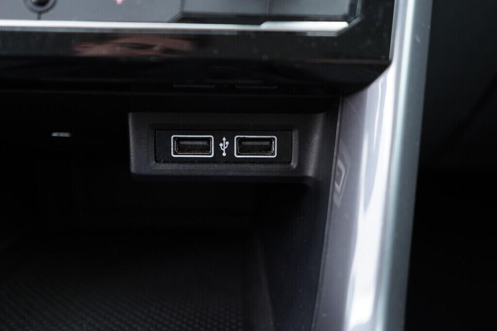 OV190V08870_34.webp_T-CROSS STYLE 1.0 TSI 85 kW manuál