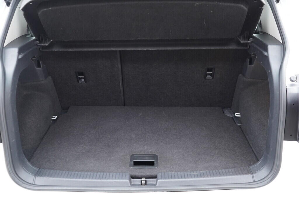 OV190V08870_38.webp_T-CROSS STYLE 1.0 TSI 85 kW manuál